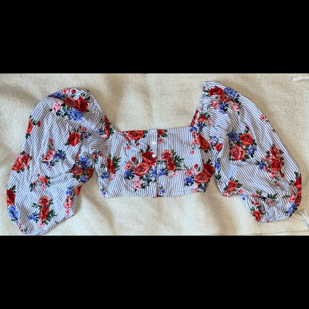Long sleeve crop top